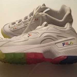 Like new!!!!FILA D-Formation shoes